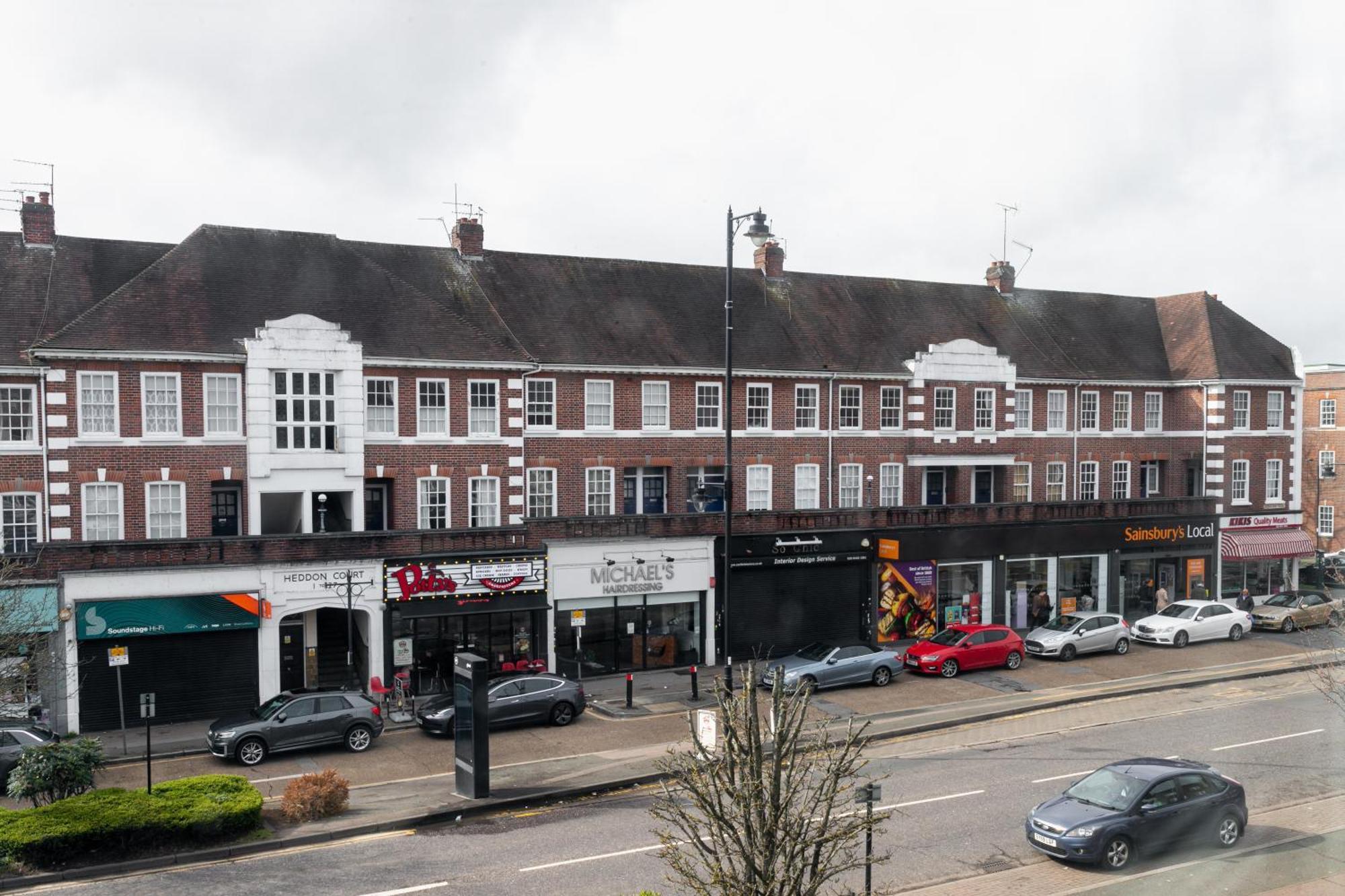 Skyvillion - Cozy Large 4 & 1 Bed Apartments In London Enfield, Mins To Tube Station, Free Wi-Fi Londres Exterior foto