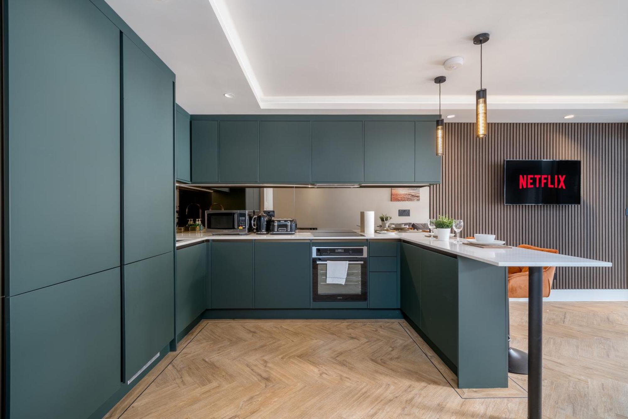 Skyvillion - Cozy Large 4 & 1 Bed Apartments In London Enfield, Mins To Tube Station, Free Wi-Fi Londres Exterior foto