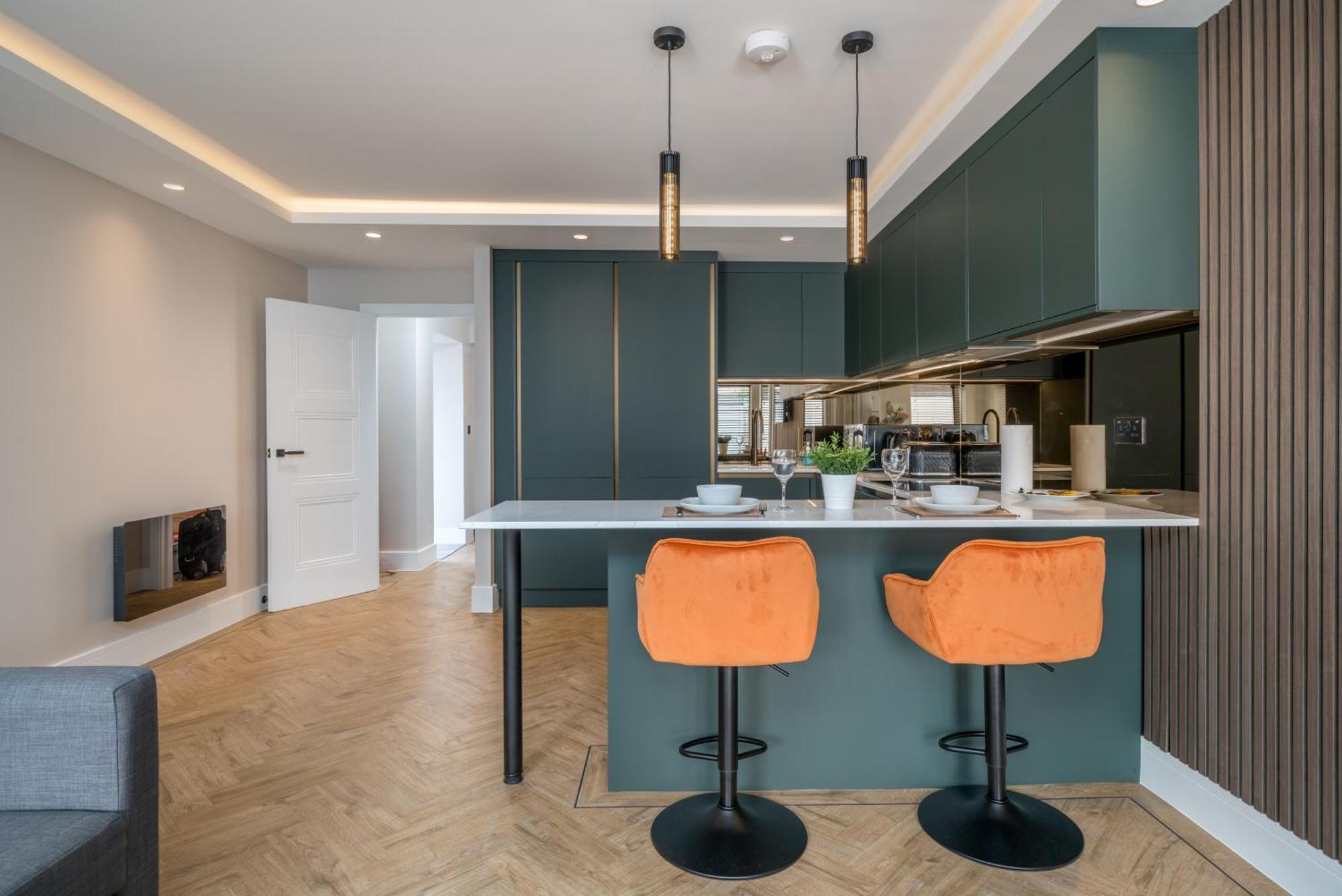 Skyvillion - Cozy Large 4 & 1 Bed Apartments In London Enfield, Mins To Tube Station, Free Wi-Fi Londres Exterior foto