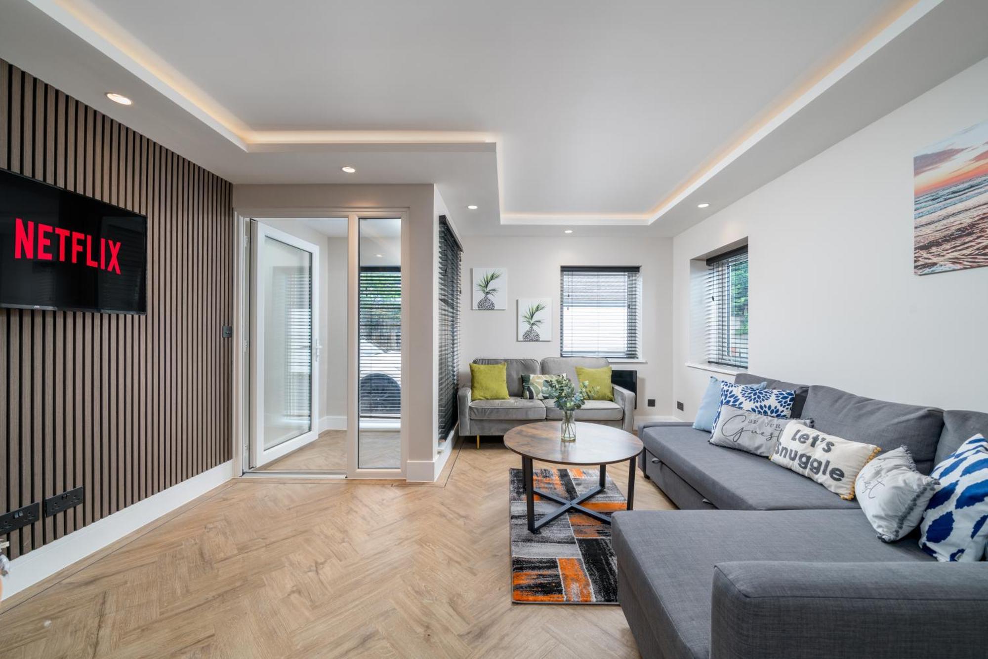 Skyvillion - Cozy Large 4 & 1 Bed Apartments In London Enfield, Mins To Tube Station, Free Wi-Fi Londres Exterior foto